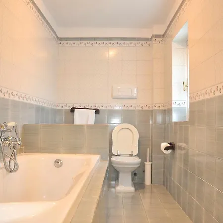Montecasciano 8 Posti Letto Villa *
