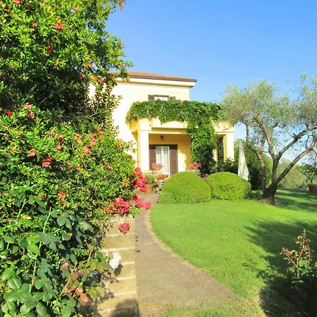 Villa Montecasciano 8 Posti Letto